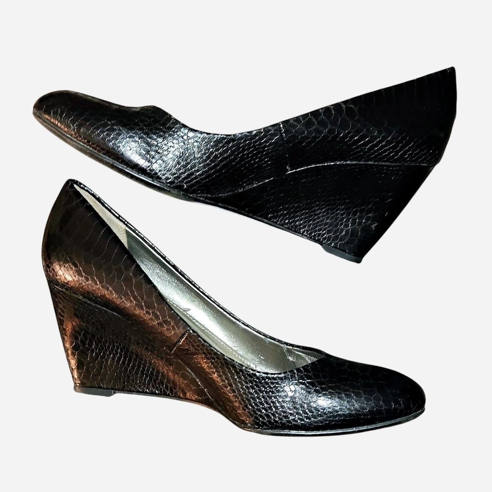 Bandolino Black Textured Wedges